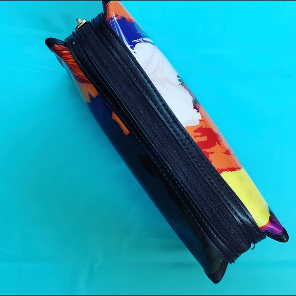 Kate Spade ✏️ case style makeup bag - Picture 2 of 3